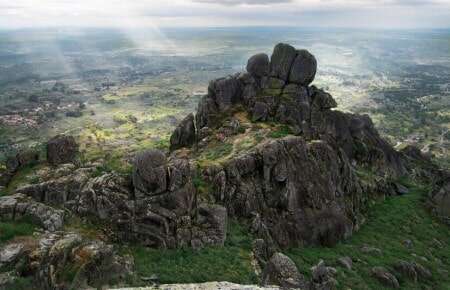 Knuckles Mountain Range