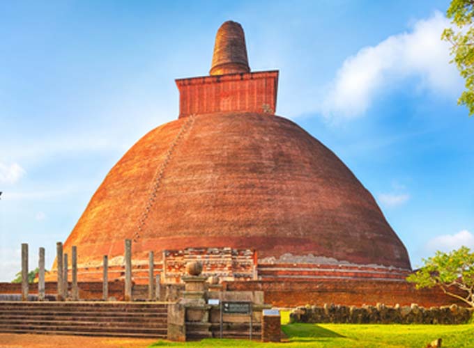 Day 3 - Explore the ancient city of Anuradhapura 