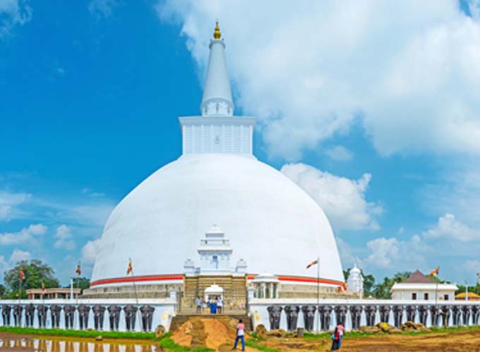 Ruwanwelisaya Stupa - VISIT 2 SRI LANKA